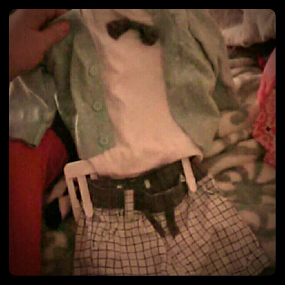 Outfit shorts onzie and sweater brand new  no tags